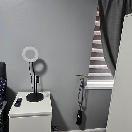 Manchester - House - Sleeps 6 - Parking - Garden Ngoại thất bức ảnh